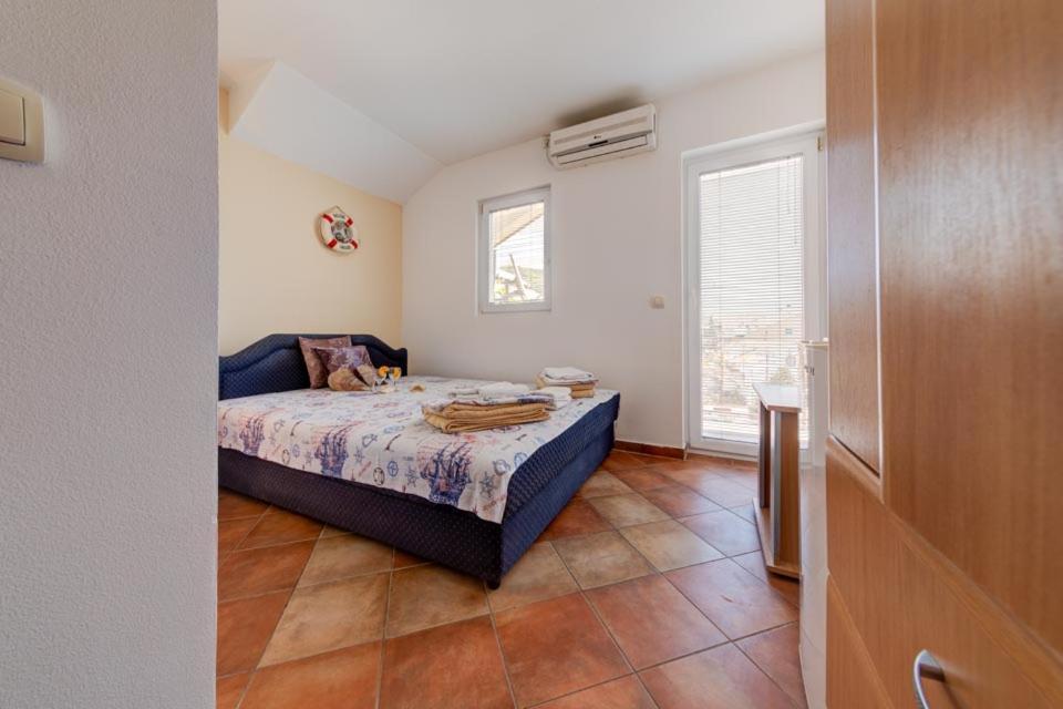Sunny Grapes Apartments Будва Номер фото